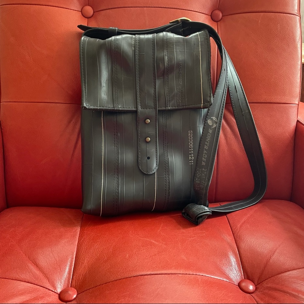 EvenOdd Crossbody - reclaimed inner tube